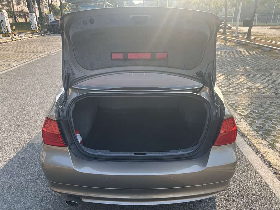 BMW 3 Series (Imported) 2011 immagine di auto #17