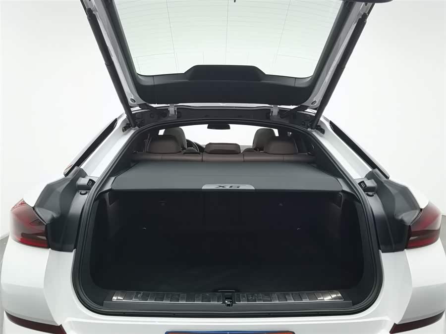 BMW X6 2022 car image #17