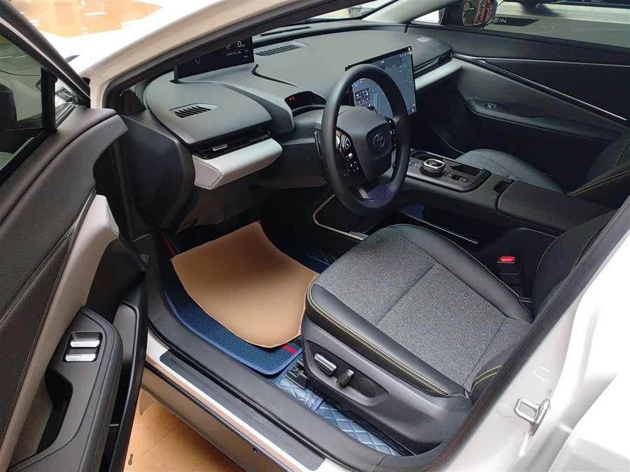 Toyota bZ5 2025 car image #17