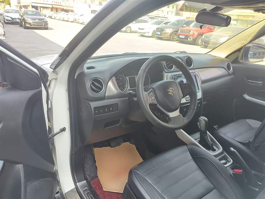 Suzuki Vitara 2016 car image #17
