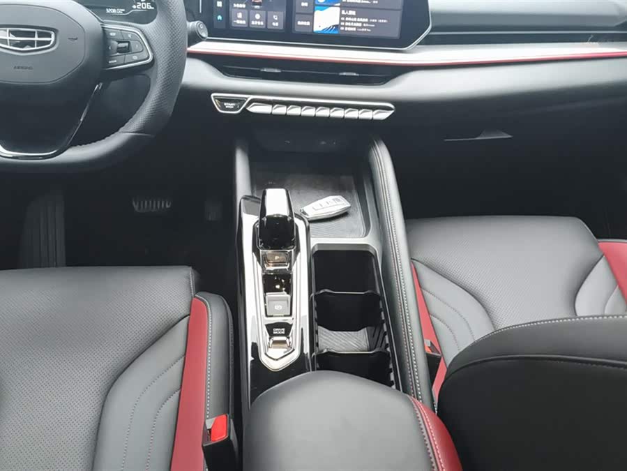 GEELY Coolray 2023 car image #17