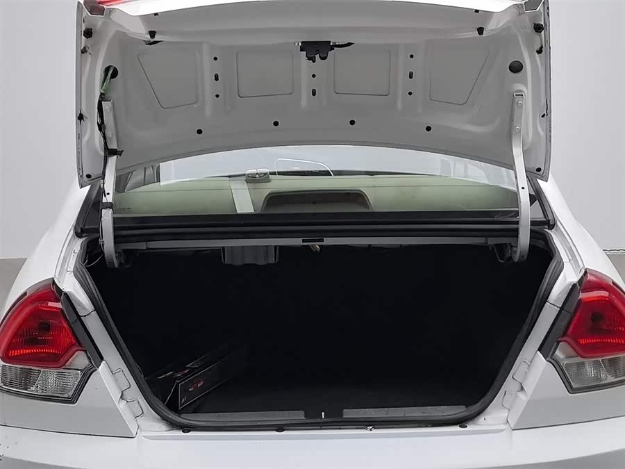 Soueast V3 Lingyue 2016 car image #17