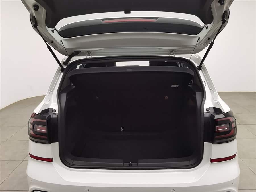 Volkswagen Tacqua 2020 car image #17