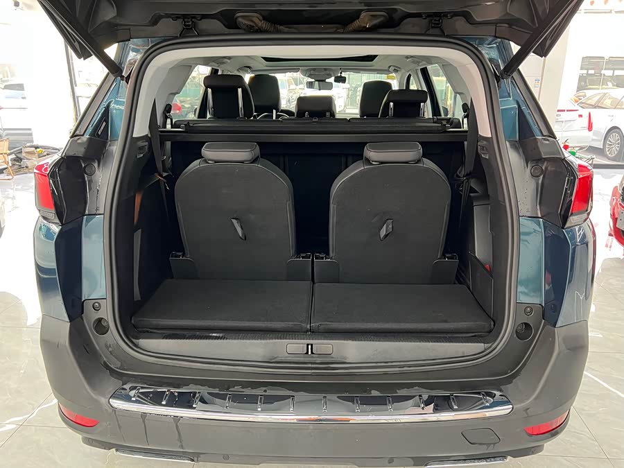 Peugeot 5008 2018 #17 Peugeot 5008 2018 car image #17