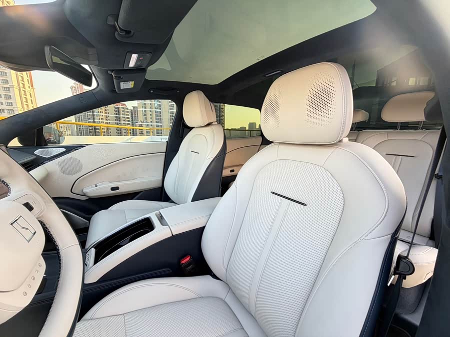 Zeekr 007 2024 immagine di auto #17