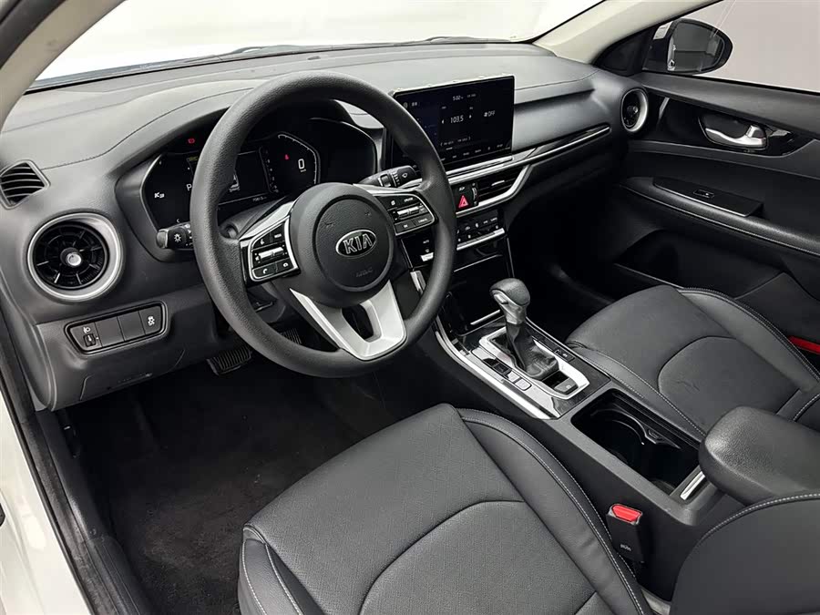 Kia K3 2019 car image #17