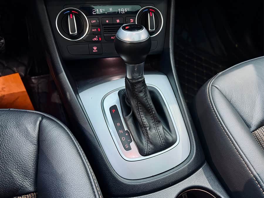 Audi Q3 2019 immagine di auto #17
