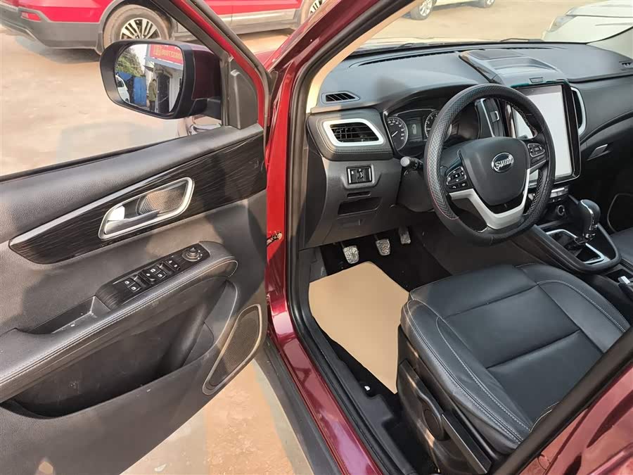 SWM X7 2018 изображение автомобиля #17