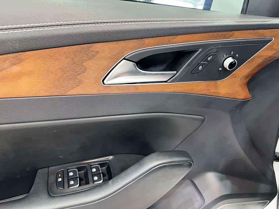 Suzuki H5 2019 car image #17