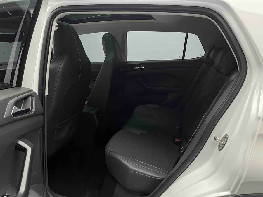 Volkswagen T-Cross 2022 car image #17
