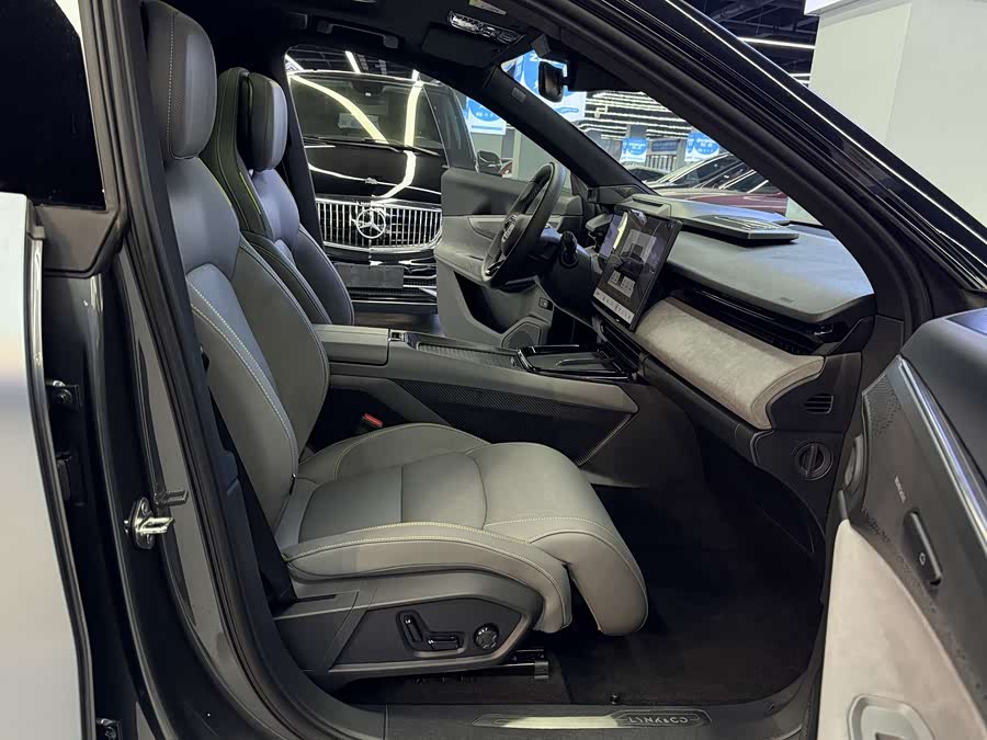 Lynk & Co 08 EM-P 2024 #17 Lynk & Co 08 EM-P 2024 car image #17