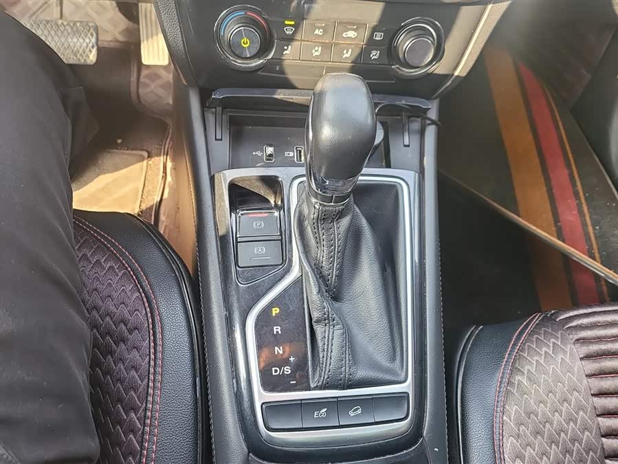 Roewe RX3 2020 изображение автомобиля #17