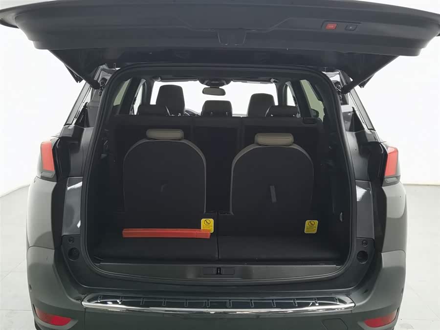 Peugeot 5008 2019 car image #17