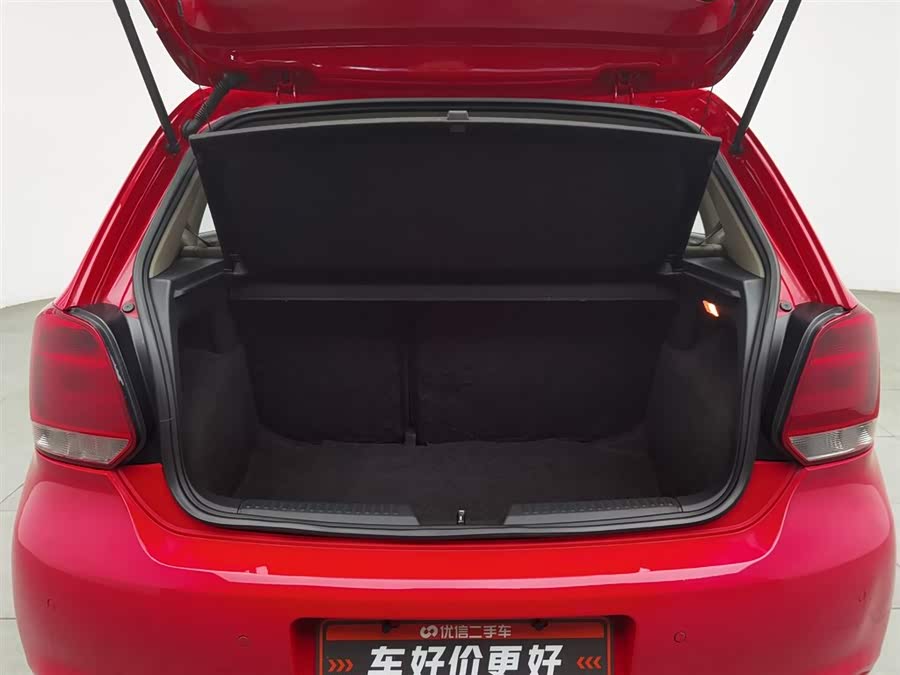 Volkswagen Polo 2012 car image #17