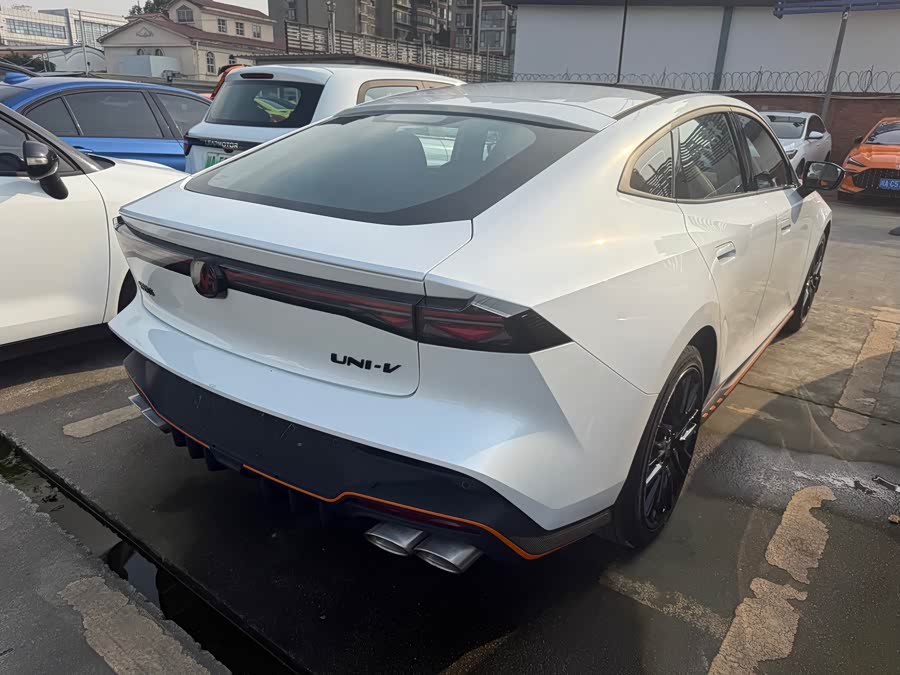 Changan UNI-V 2025 car image #17