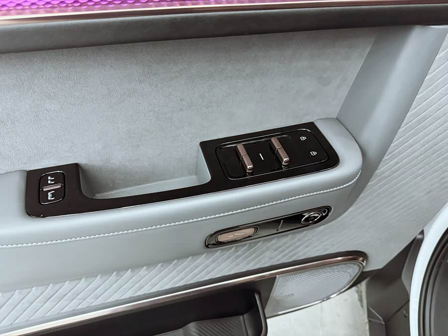 Zeekr MIX 2024 image de voiture #17