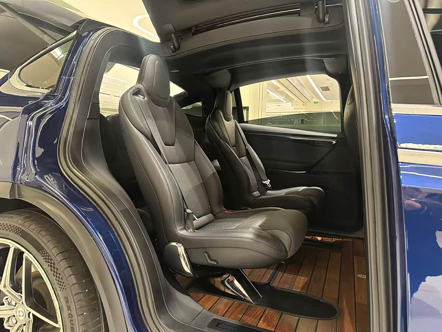 Tesla Model X 2018 #17 Tesla Model X 2018 car image #17