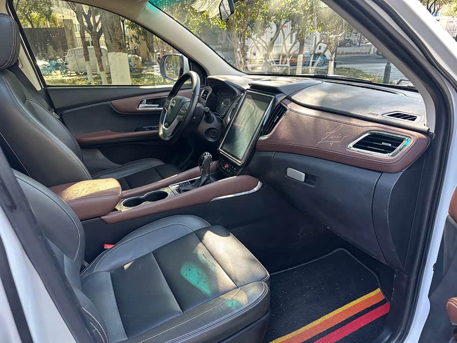 SWM X7 2019 изображение автомобиля #17