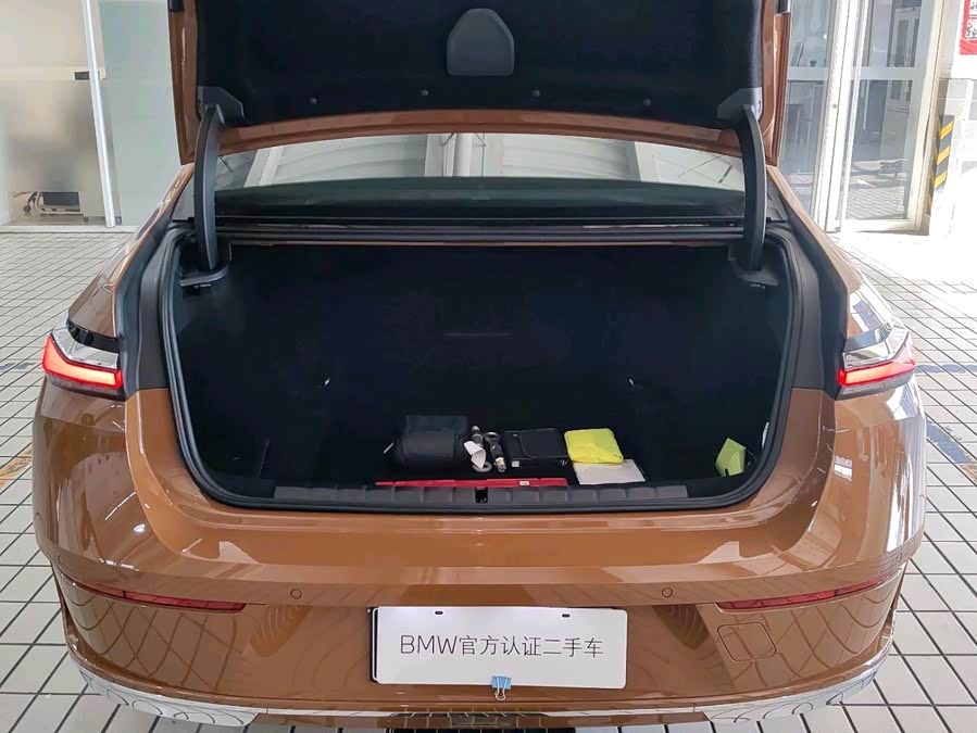 BMW 7 Series car image #17