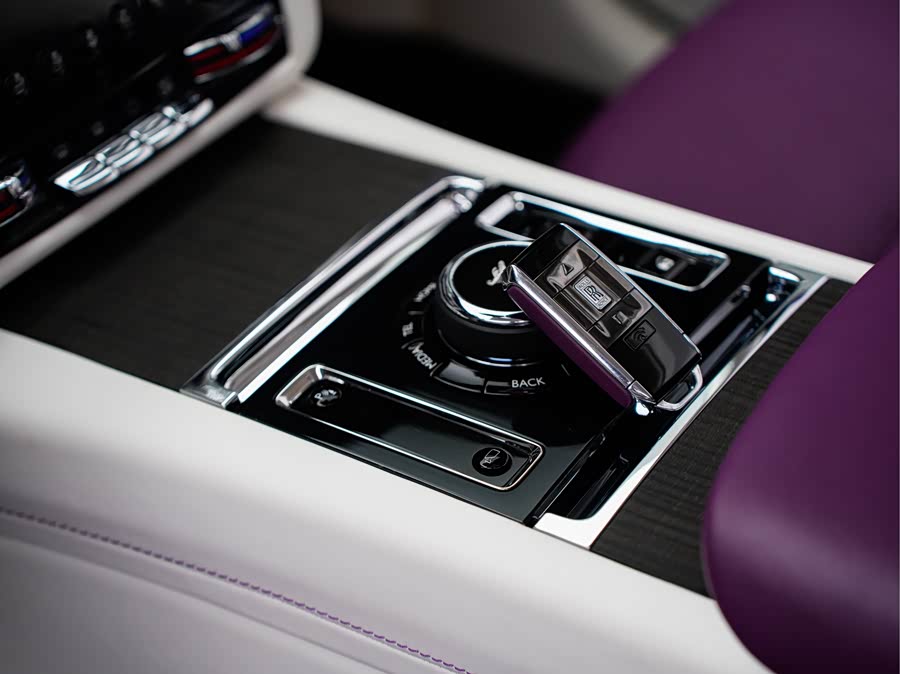 Rolls-Royce Spectre 2024 immagine di auto #17
