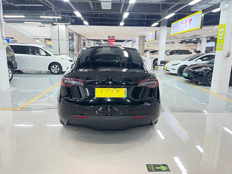 Tesla Model Y 2023 #17 Tesla Model Y 2023 car image #17