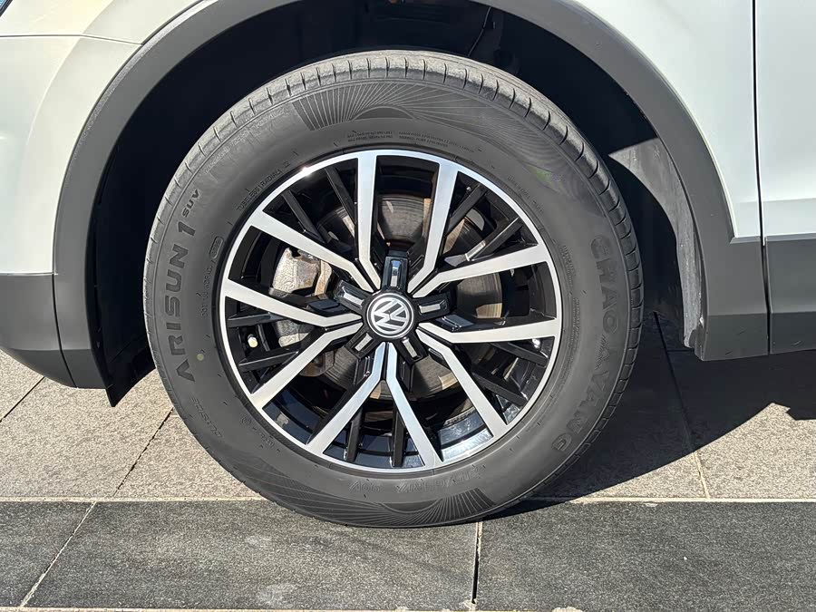 Volkswagen Tiguan L 2018 #17 Volkswagen Tiguan L 2018 car image #17