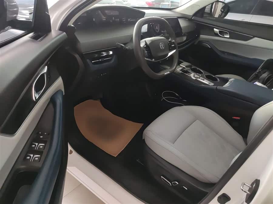 Changan UNI-K iDD 2022 car image #17