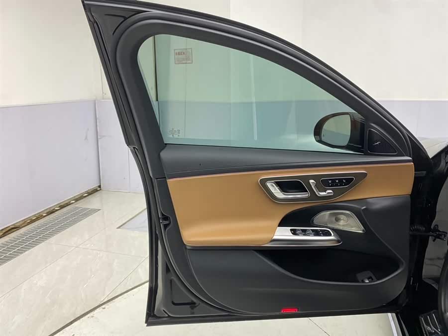 Mercedes-Benz E Class 2024 car image #17