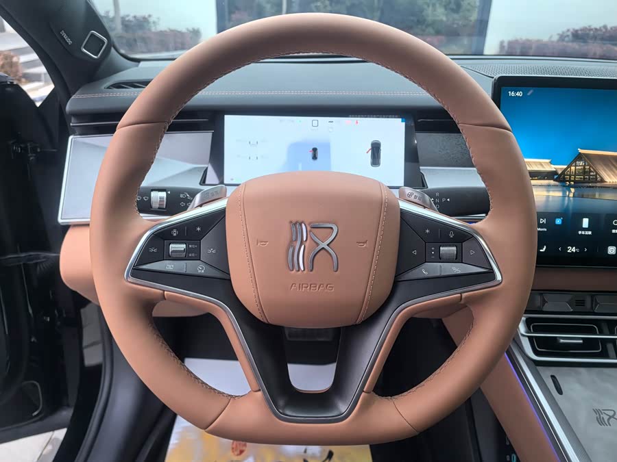 BYD HanL 2025 #17 BYD HanL 2025 car image #17