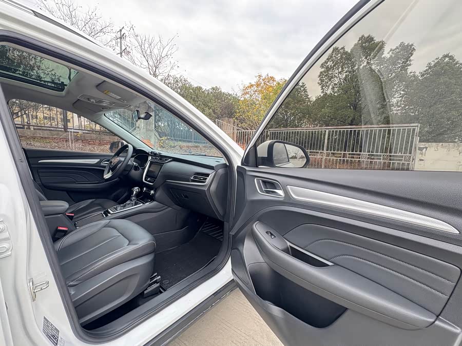 Roewe RX3 2021 изображение автомобиля #17