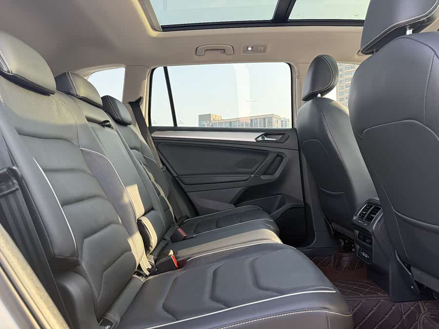 Volkswagen Tiguan L New Energy 2021 изображение автомобиля #17