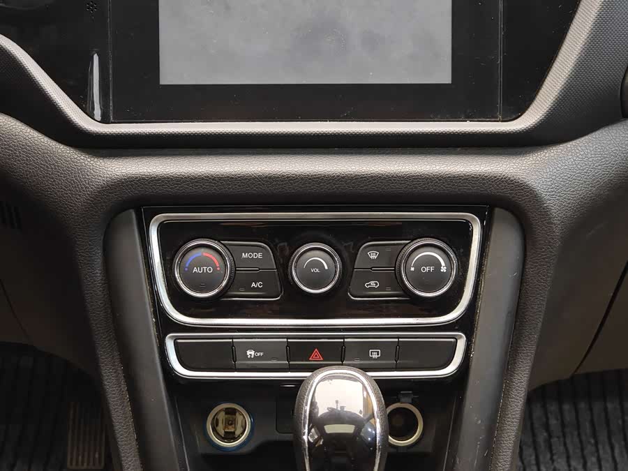 Chery Tiggo 3 2017 car image #17