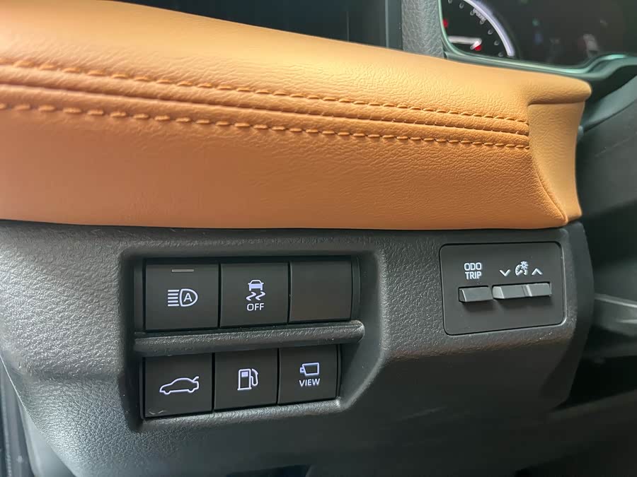 Toyota Avalon 2022 car image #17