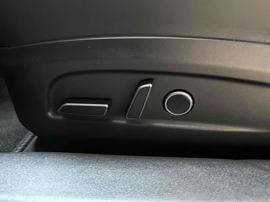 Tesla Model 3 2024 car image #17
