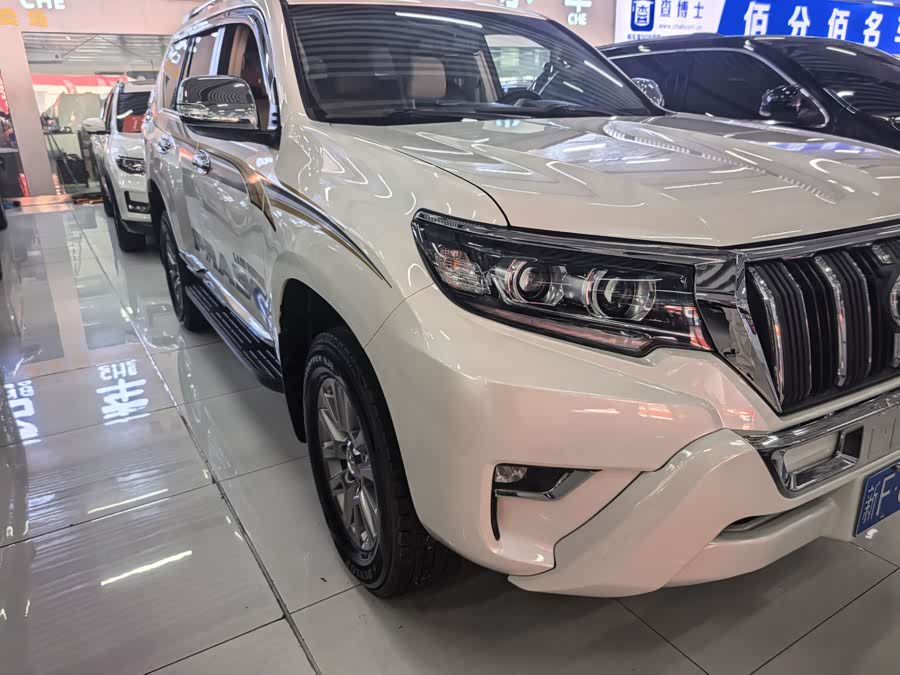 Toyota Land Cruiser Prado 2018 car image #17