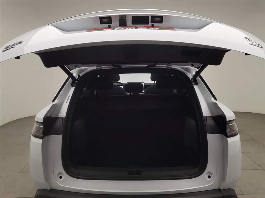 BYD SongL DM-i 2025 car image #17