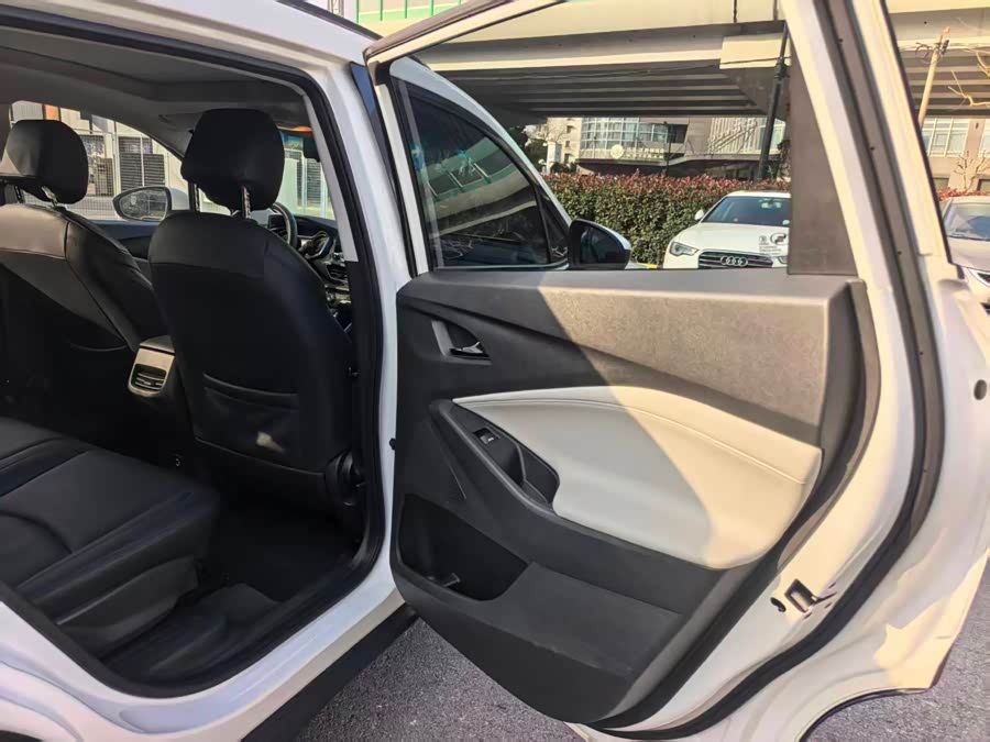 Chevrolet Orlando 2020 #17 Chevrolet Orlando 2020 car image #17