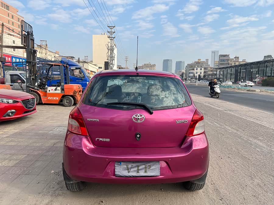 Toyota Yaris 2011 imagen de coche #17