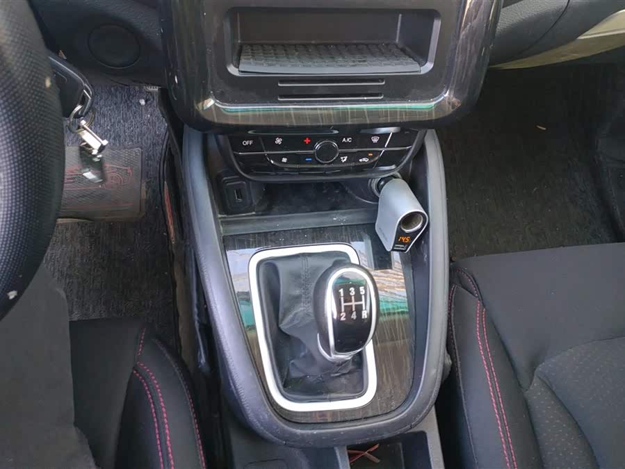 SWM X7 2018 imagen de coche #17