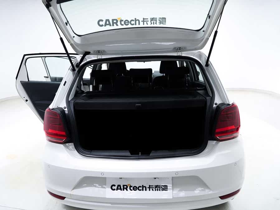 Volkswagen Polo 2016 car image #17
