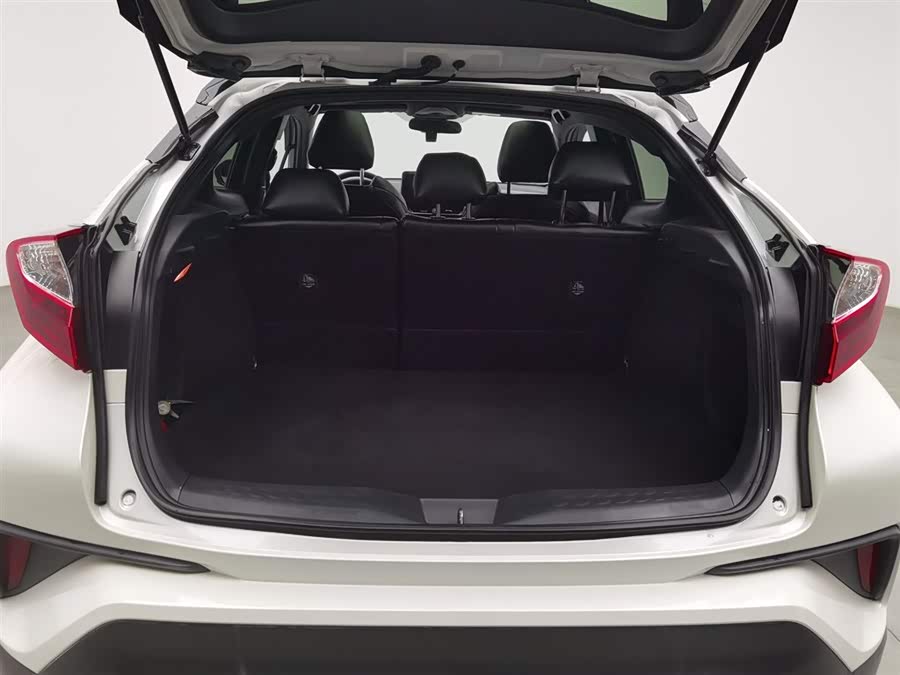 Toyota C-HR 2019 immagine di auto #17