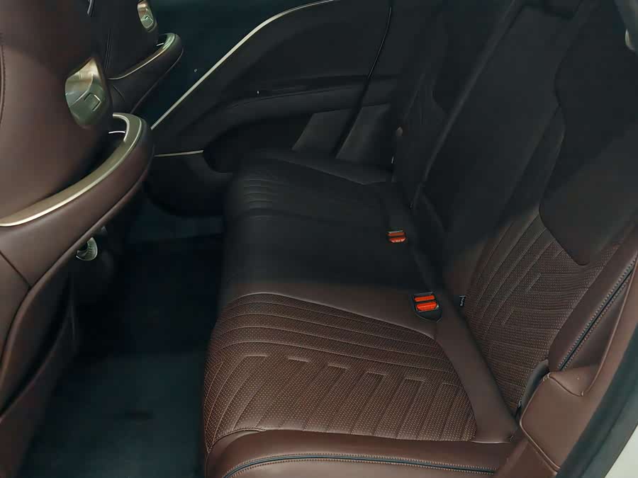 Avatr 11 2023 car image #17
