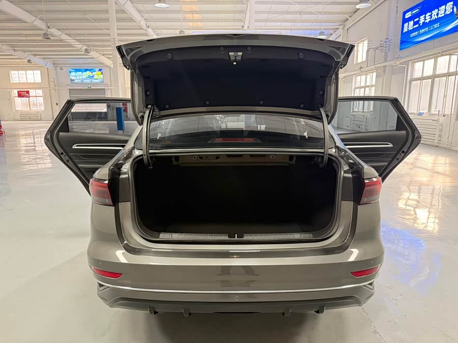 GEELY Emgrand 2024 car image #17