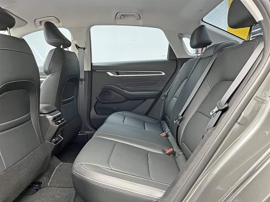 GEELY Emgrand 2025 car image #17