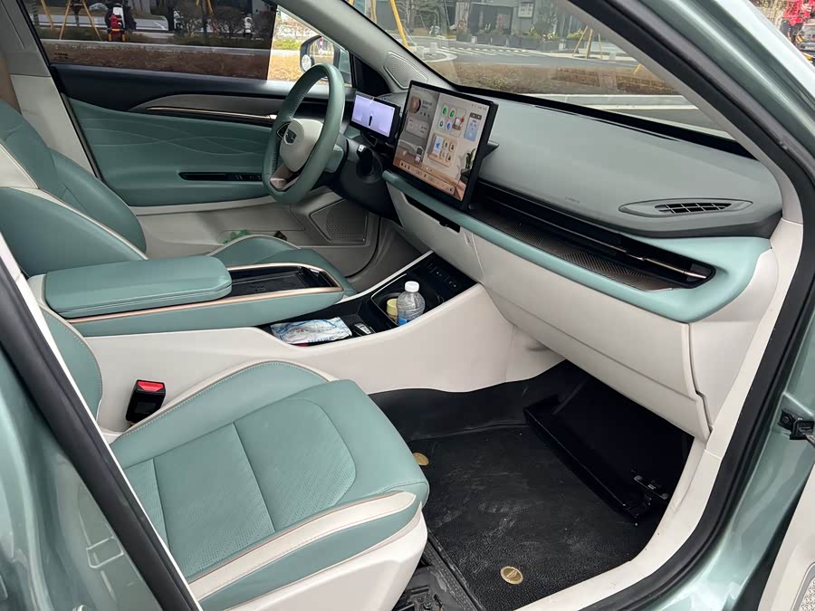 GEELY 2023 car image #17