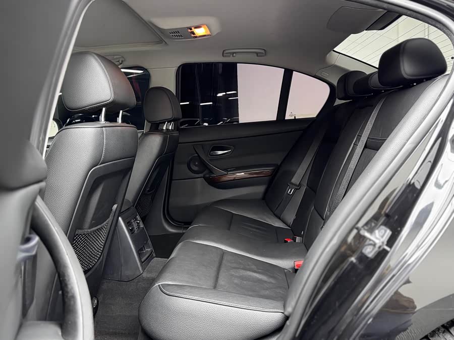 BMW 3 Series (Imported) 2010 car image #17