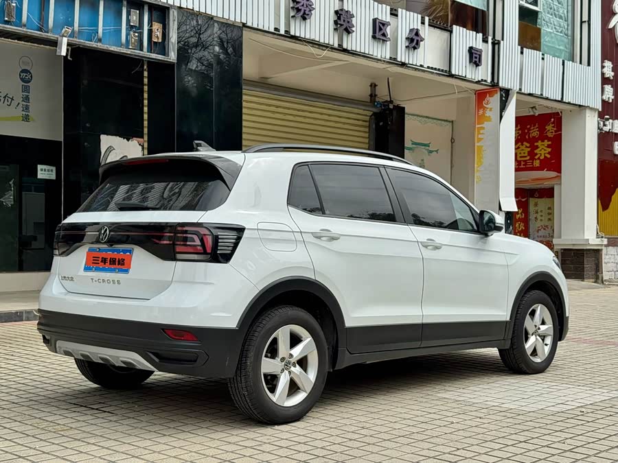 Volkswagen T-Cross 2023 car image #17