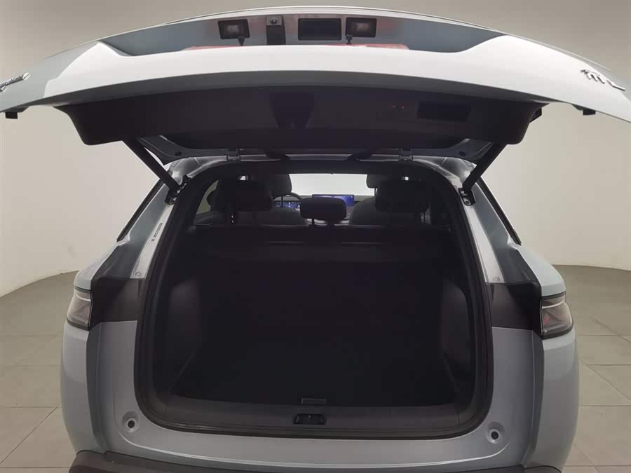 BYD SongL DM-i 2025 car image #17