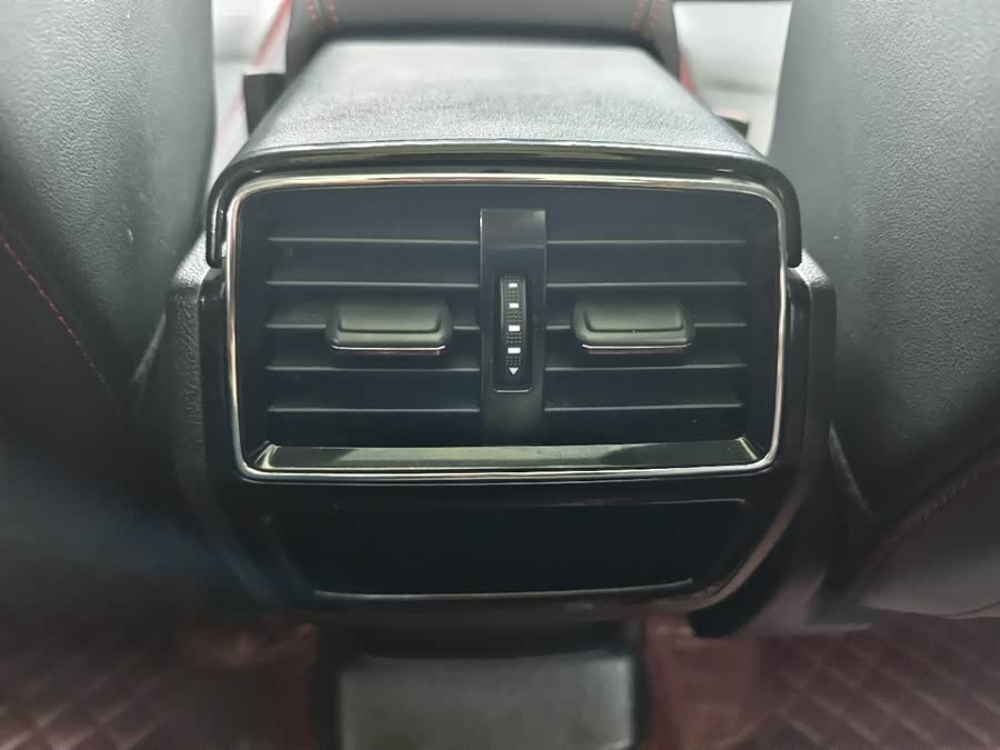 Skoda Karoq 2022 изображение автомобиля #17