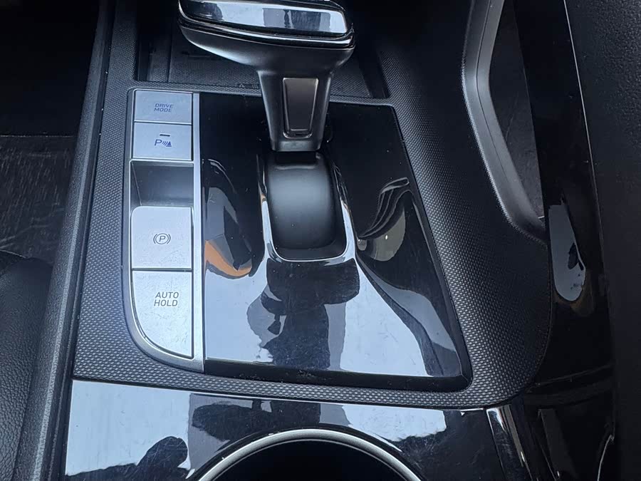 Hyundai Elantra 2022 car image #17
